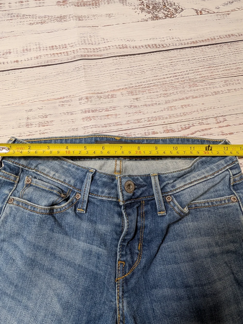 Rare Levi's Slight Curve Classic Rise Bootcut Jeans Size 0/25